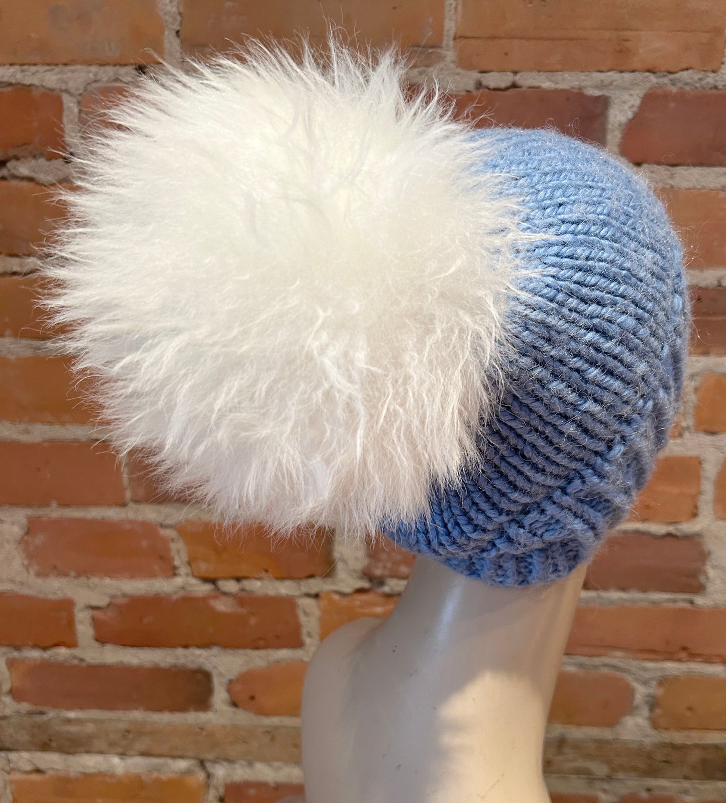 Jumbo White Lamb Pom, 7 Inch