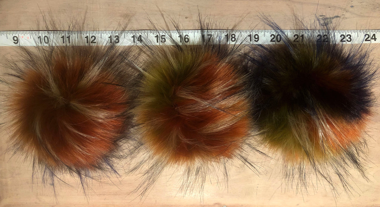 Rainbow Finn Raccoon Faux Fur Pom, 5 Inch