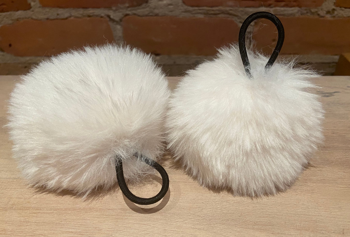 Cream White Faux Fur Pom, 4 Inch