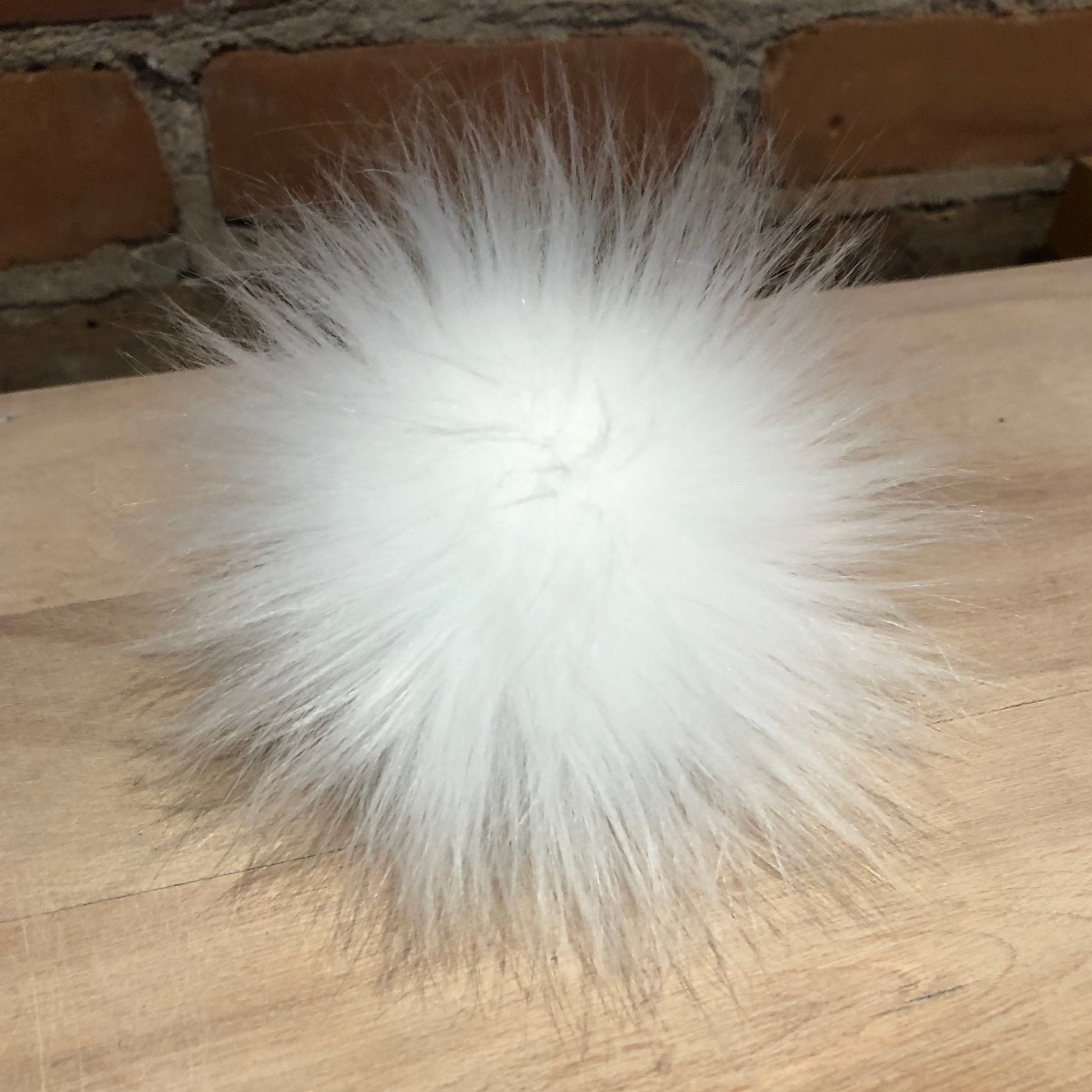 Small Pure White Faux Fur Pom Pom for Baby's Knit Hat