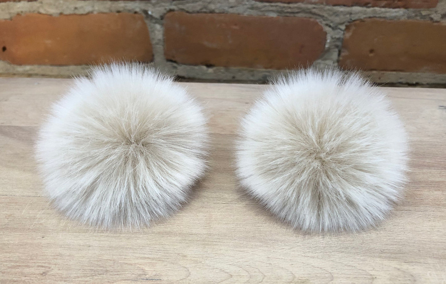 Cream Beige Pom Pom, Small Detachable Faux Fur Pom, Mini Fur Ball for Baby's Knit Hat Pom, Craft Poms for Knitters, Winter Accessory, Vegan